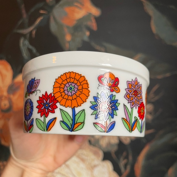 VTG Japanese Ramekins with Vibrant Floral Butterfly Pattern - Picture 6 of 12